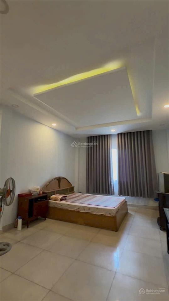 Nhà 3 lầu đẹp  có thang máy (80m2) đường lớn 12m q.6