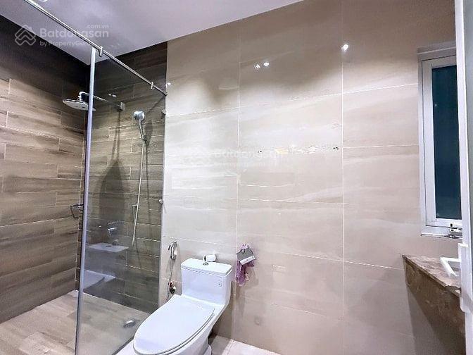 Tòa nhà 5 lầu  thang máy  215m2 (8x27) bình phú q.6