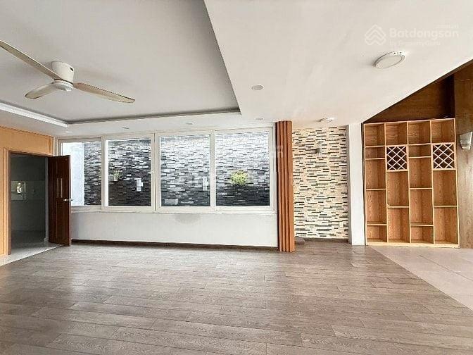 Tòa nhà 5 lầu  thang máy  215m2 (8x27) bình phú q.6