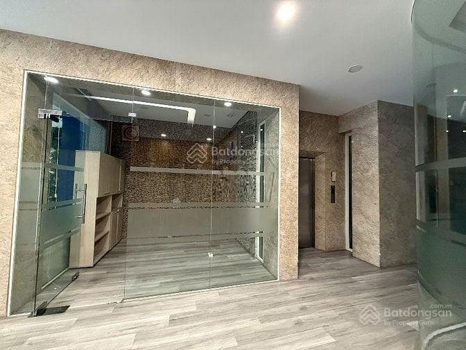 Tòa nhà 5 lầu  thang máy  215m2 (8x27) bình phú q.6