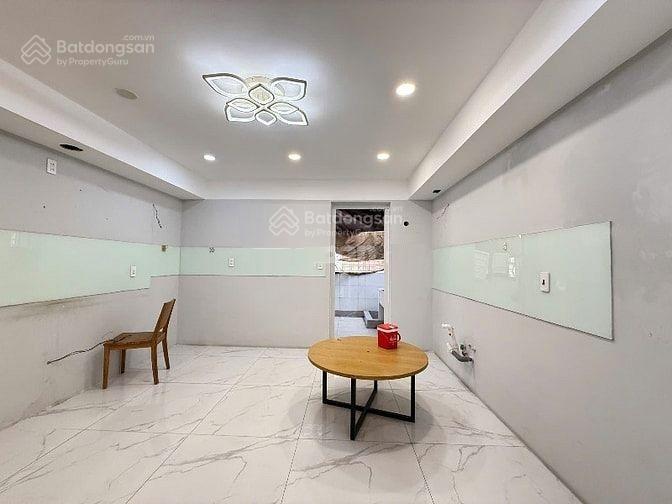 Tòa nhà 5 lầu  thang máy  215m2 (8x27) bình phú q.6