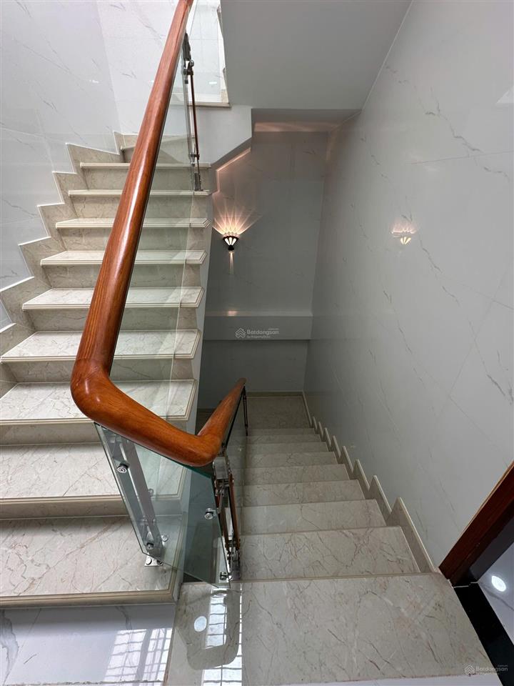 Nhà 4 lầu đẹp (4x19m) đường 10m ngay metro bình phú q6