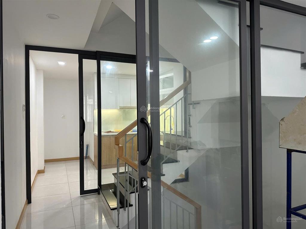Nhà đẹp 2 mặt tiền đông đúc 5 lầu ngay chung cư him lam q6