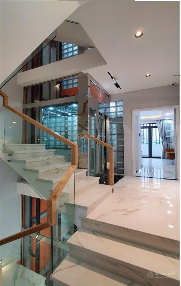 Nhà 4 lầu mới tinh có thang máy 4x20m bình phú q6