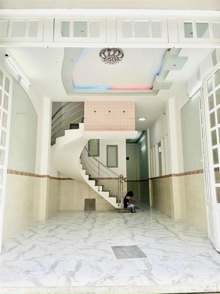 Nhà mới 3 lầu mặt tiền đường 10m bình phú giá tốt