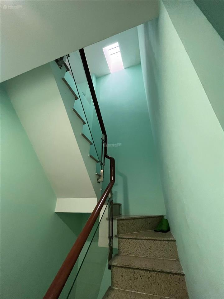 Nhà mới 2 lầu ngay chợ cây gõ đường minh phụng