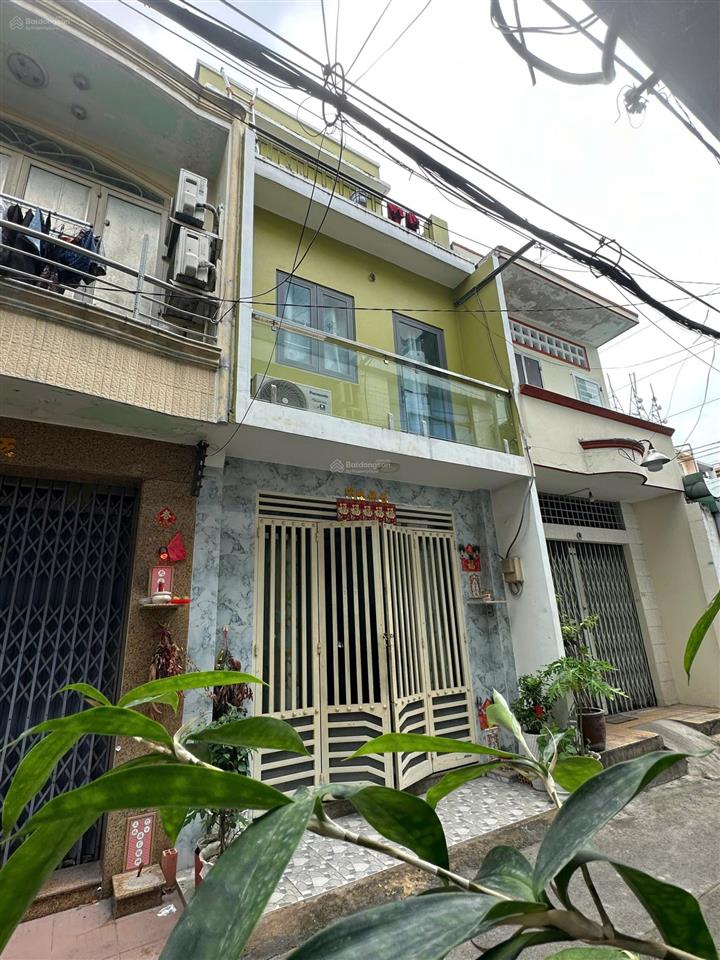 Nhà mới 2 lầu ngay chợ cây gõ đường minh phụng