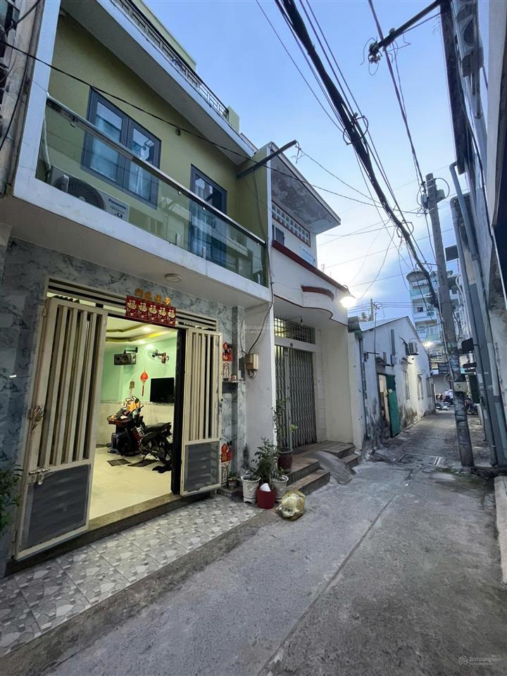 Nhà mới 2 lầu ngay chợ cây gõ đường minh phụng