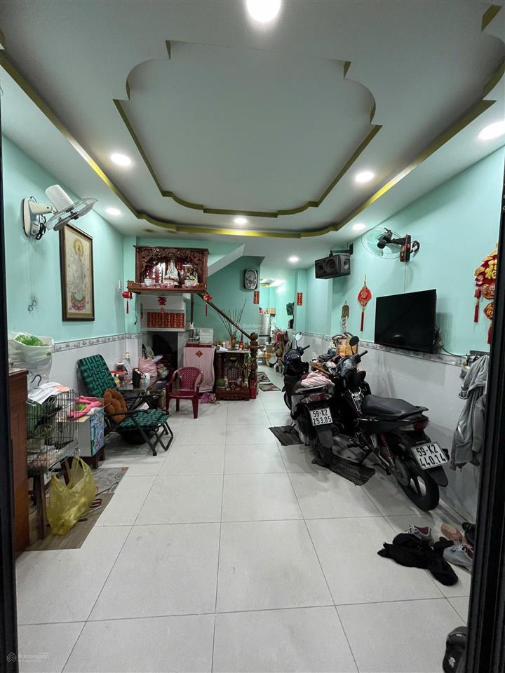 Nhà mới 2 lầu ngay chợ cây gõ đường minh phụng