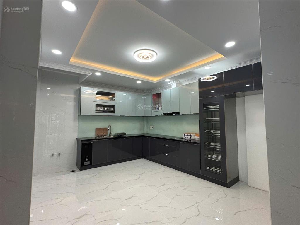 Nhà 4 lầu (4x19m) kdc bình phú ngay metro và công viên