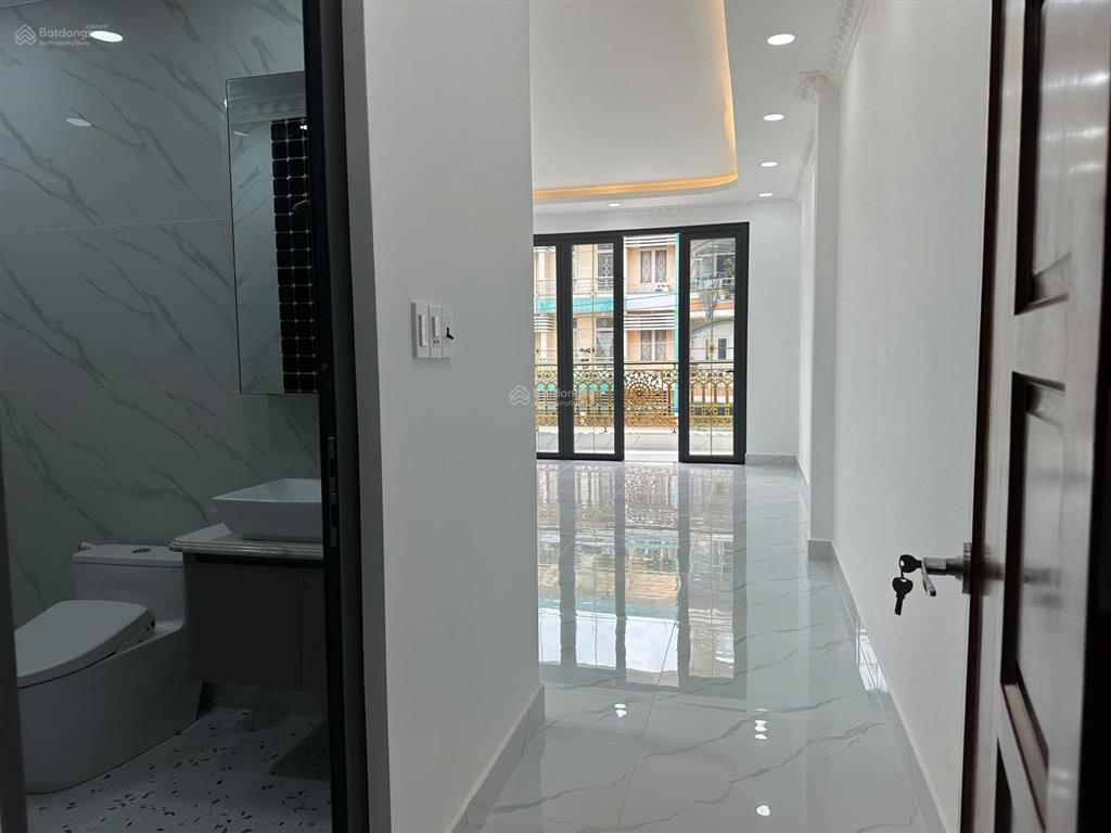 Nhà 4 lầu (4x19m) kdc bình phú ngay metro và công viên