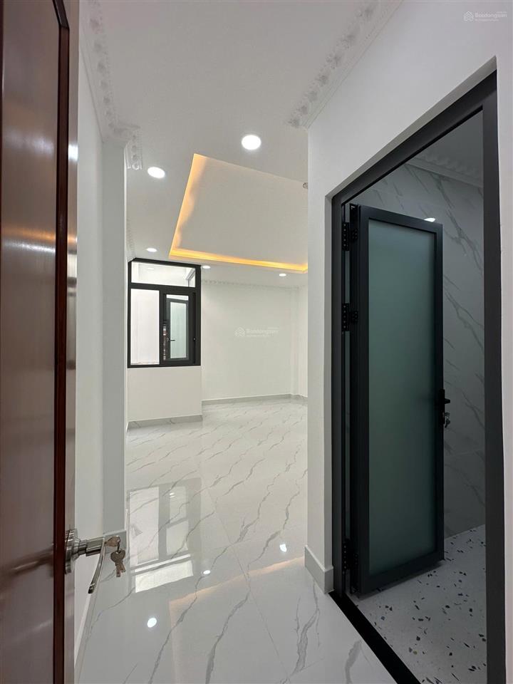 Nhà 4 lầu (4x19m) kdc bình phú ngay metro và công viên