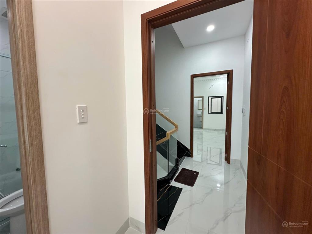 Nhà 4 lầu (4x19m) kdc bình phú ngay metro và công viên