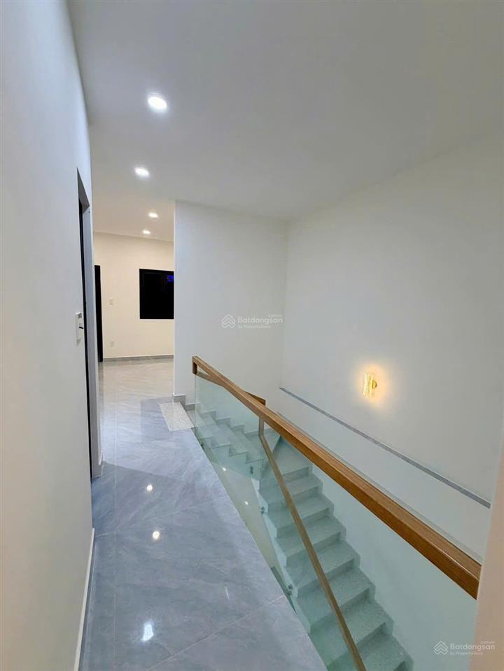 Nhà mới thiết kế đẹp 2 lầu (4.5x17) hẻm 5m cư xá phú lâm a, quận 6