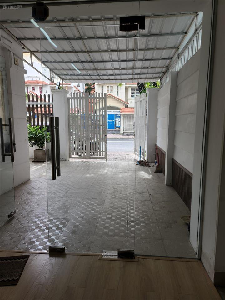Cho thuê biệt thự kdc him lam 6a trung sơn, nhà mới đẹp, đường lớn giá 40tr.  e. dung 0931 017 ***