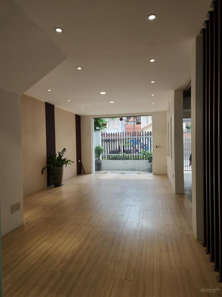 Cho thuê biệt thự kdc him lam 6a trung sơn, nhà mới đẹp, đường lớn giá 40tr.  e. dung 0931 017 ***