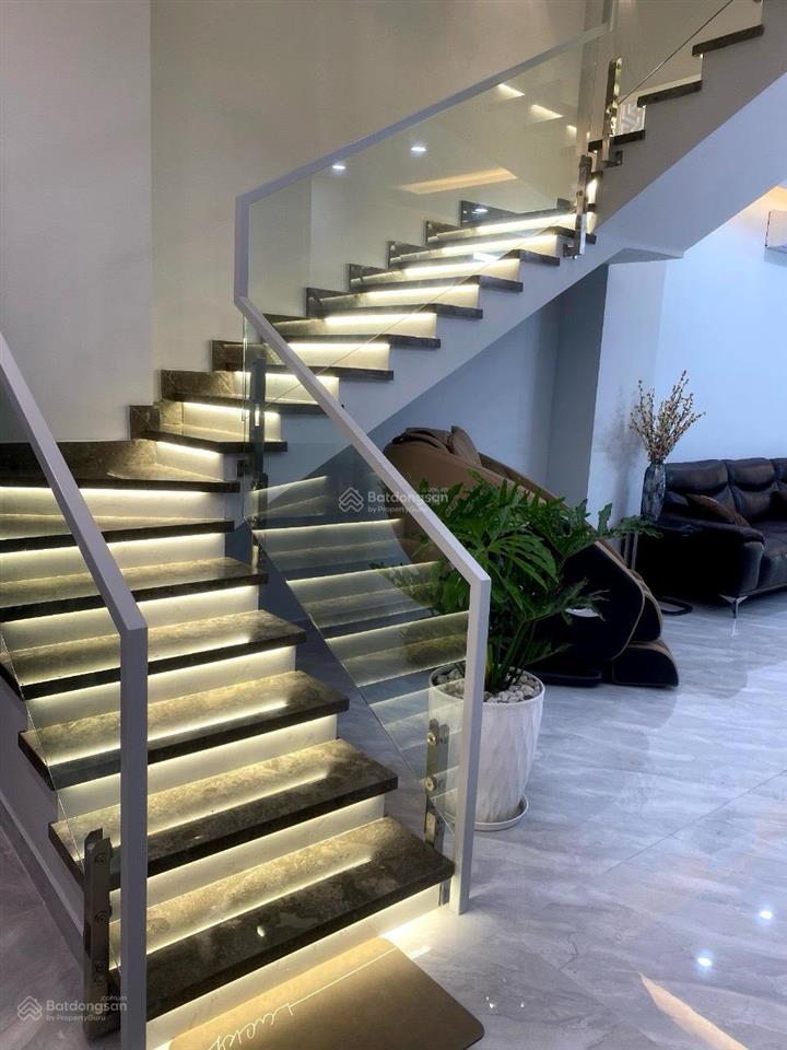 Cần bán gấp nhà mới đẹp kdc đại phúc, có hầm rộng, sổ hồng giá chỉ 15 tỷ,  e dung 0931 017 ***