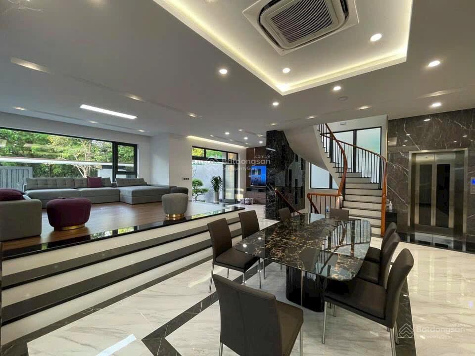 Cần bán gấp nhà mới đẹp kdc đại phúc, có hầm rộng, sổ hồng giá chỉ 15 tỷ,  e dung 0931 017 ***