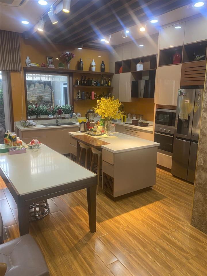 Cần bán gấp nhà mới đẹp kdc đại phúc, có hầm rộng, sổ hồng giá chỉ 15 tỷ,  e dung 0931 017 ***