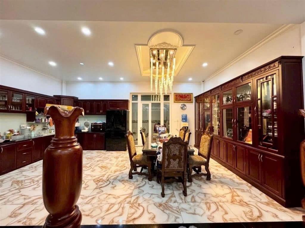 Bán căn biệt thự kdc 6b đại phúc green villas, dt 220m2 hầm trệt, 2 lầu áp mái sh, giá 33 tỷ tl