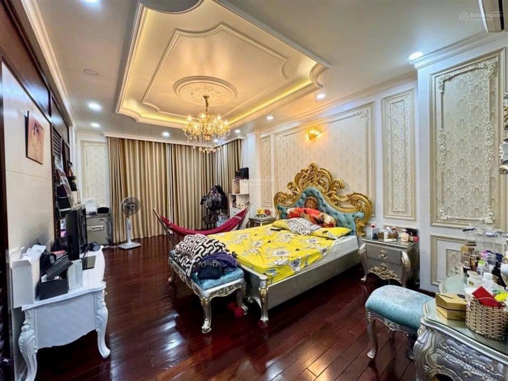 Bán căn biệt thự kdc 6b đại phúc green villas, dt 220m2 hầm trệt, 2 lầu áp mái sh, giá 33 tỷ tl
