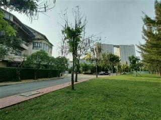 Bán biệt thự khu 6b intrsco, vị trí đẹp gần công viên, hầm 2 lầu, nhà đẹp sồ hồng giá 30,5 tỷ
