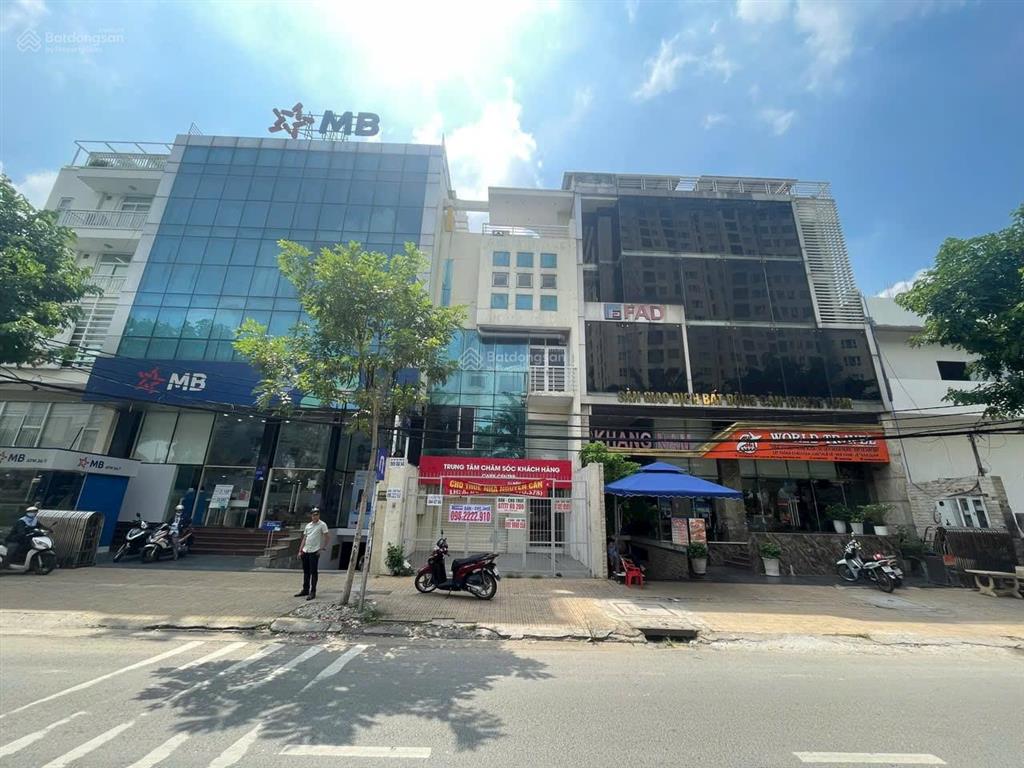 Chính chủ cần bán nhà đường 9a kdc trung sơn. dt 200m², hầm, 4 lầu, đang có hđ thuê tốt 0937 777 ***