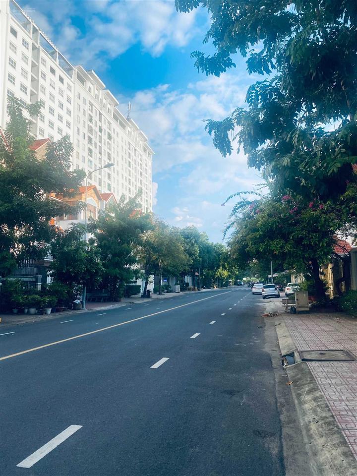 Cần cho thuê biệt thự khu him lam. dt 10x20m, nhà đẹp giá 45 tr/tháng.  xem nhà 0931 017 ***