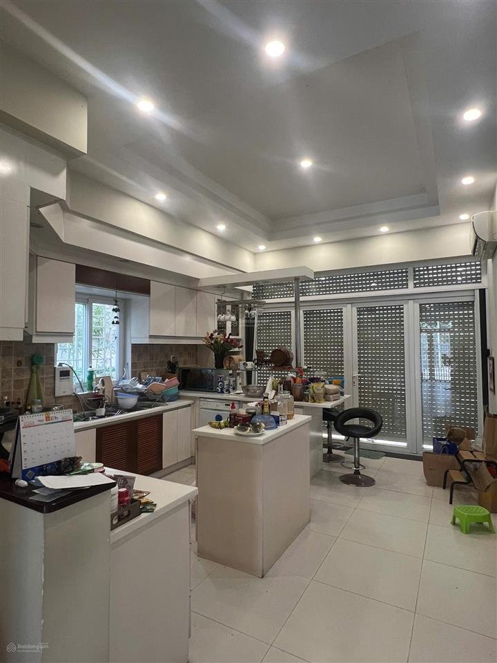Cho thuê biệt thự liền kề khu sadeco, nhà mới đẹp, ntđđ giá 40tr/tháng  e. dung 0931 017 ***