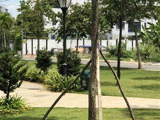 Biệt thự đẹp ngay bờ sông, c.v, hầm, 3 lầu, nội thất cao cấp, sổ hồng bán giá 32 tỷ.  0931 017 ***