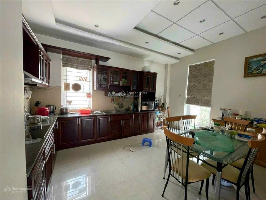 Cho thuê nhà đẹp kdc trung sơn, gần đường lớn, có nội thất đẹp giá 32tr/th e dung 0931 017 ***