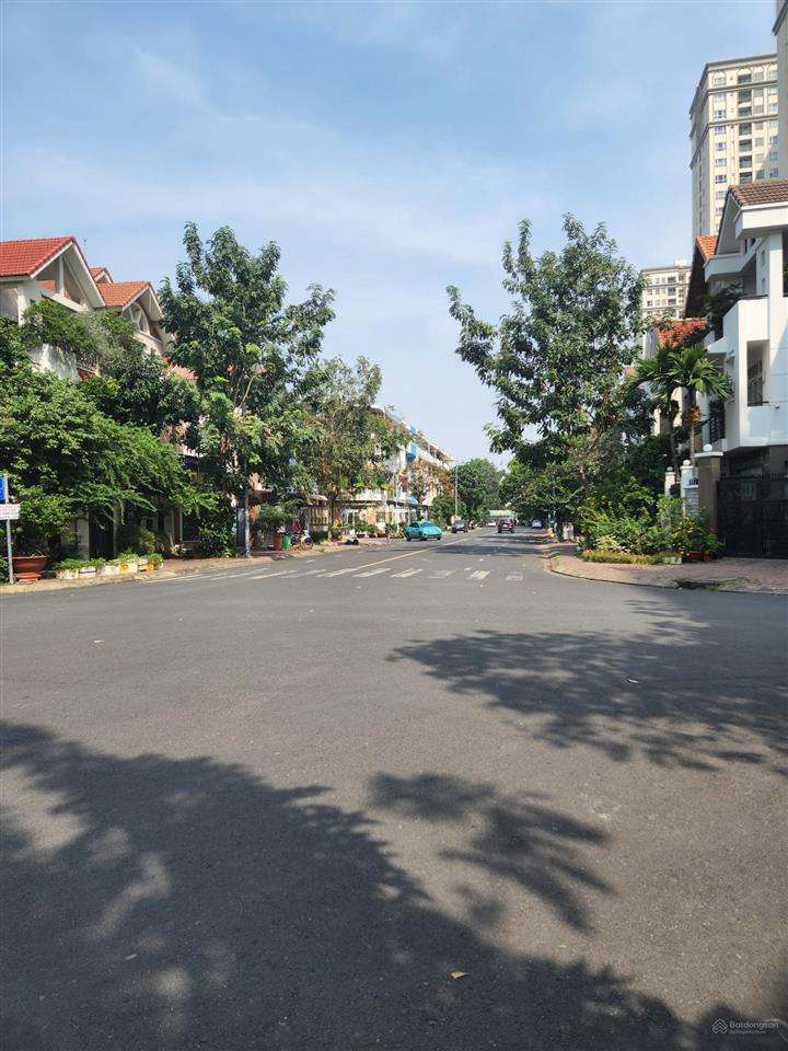 Cần bán lô đất biệt thự đường lớn kdc đại phúc. dt 255m, giá 68tr/m  e dung 0931 017 ***
