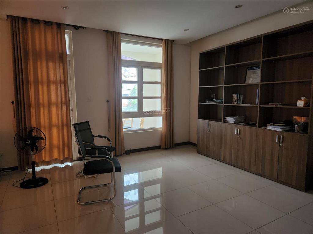 Chính chủ cần bán biệt thự đẹp, thoáng kdc him lam 6a, đường rộng 20m,giá 28 tỷ  a hiền 037777279