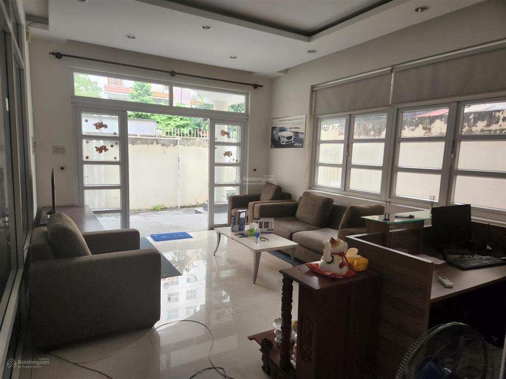 Chính chủ cần bán biệt thự đẹp, thoáng kdc him lam 6a, đường rộng 20m,giá 28 tỷ  a hiền 037777279