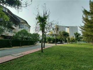 Bán biệt thự kdc sadeco ven sông, nhà mới đẹp, có thang máy giá 21,8 tỷ  a.hiền 0937 777 ***