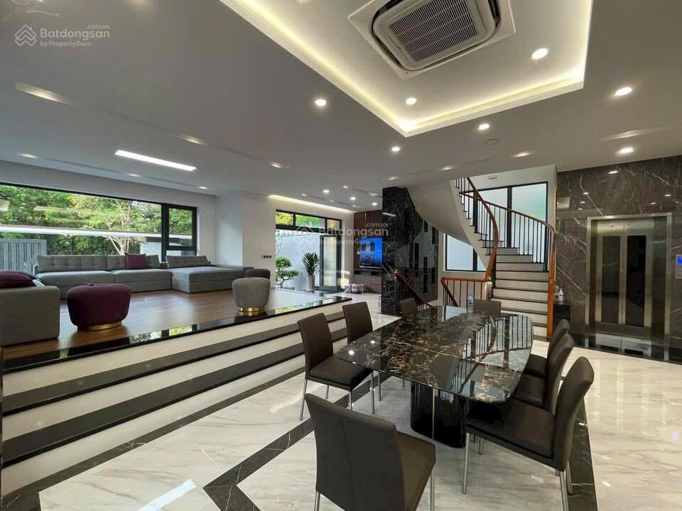 Bán biệt thự kdc sadeco ven sông, nhà mới đẹp, có thang máy giá 21,8 tỷ  a.hiền 0937 777 ***