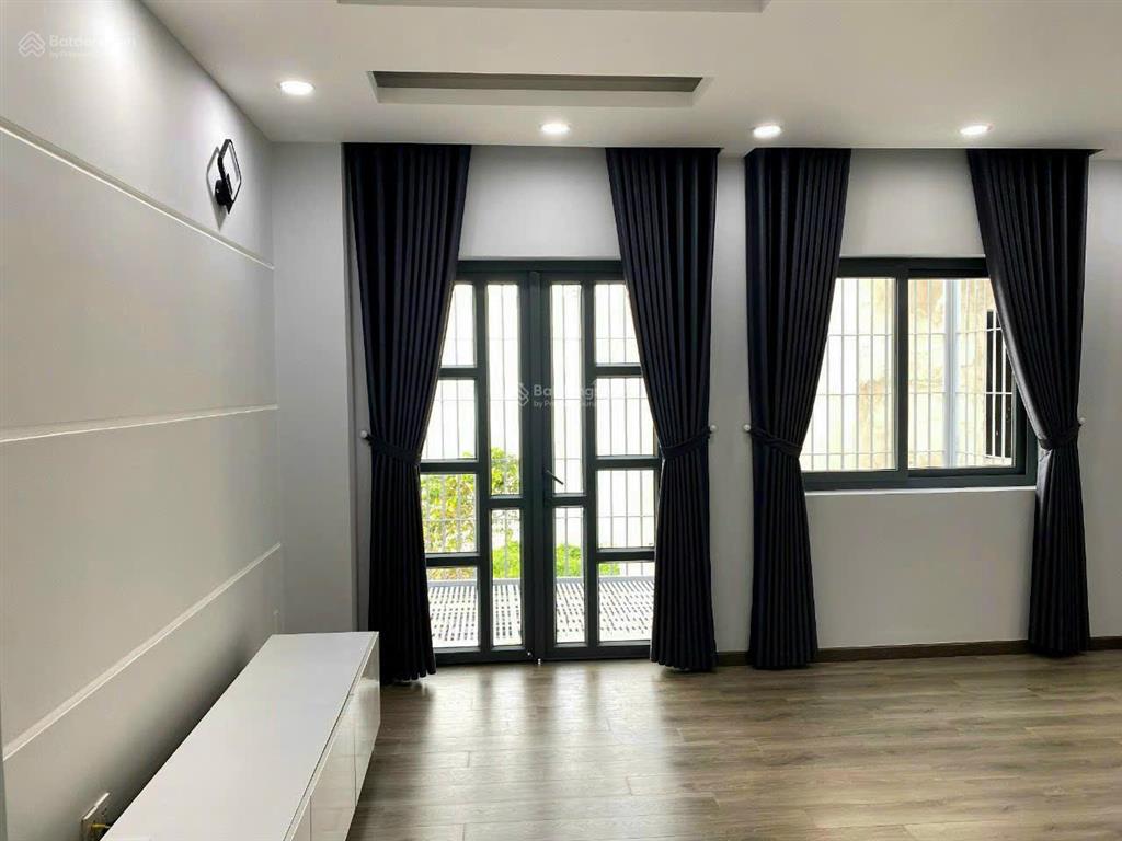 Cho thuê nhà mặt tiền đường phạm hùng kdc đại phúc. dt 100m,có tm,nt cao cấp giá 26tr/th 0931 017 ***