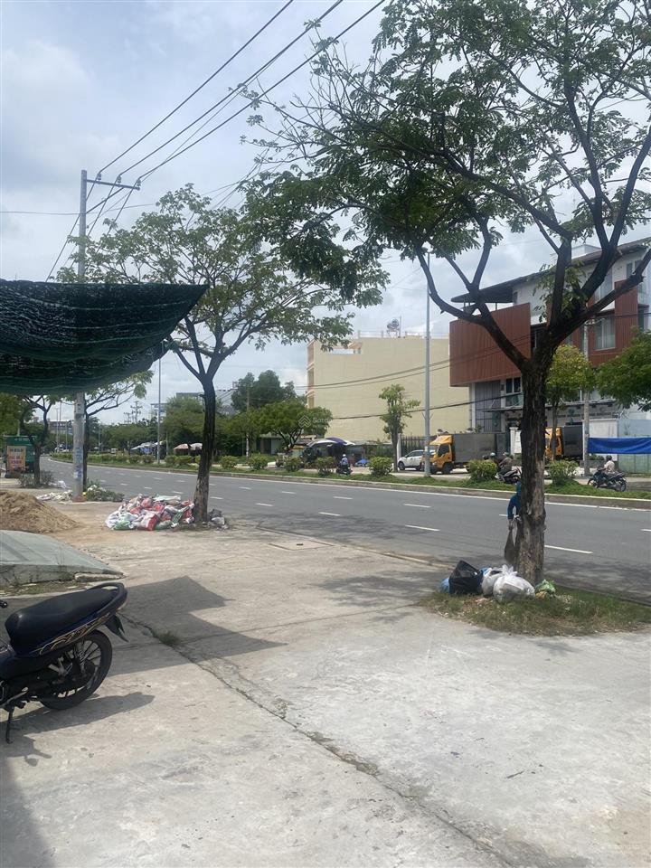 Cần bán lô đất vị trí đẹp khu dương hồng. 100m, giá chỉ 7,2 tỷ tặng luôn cọc móng 0937 777 ***