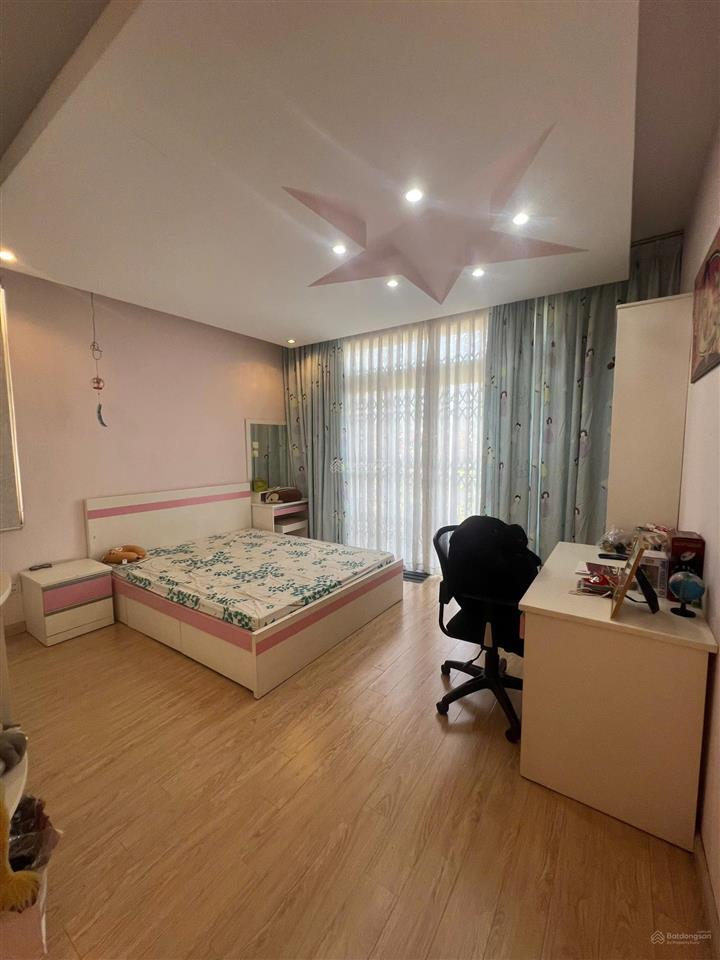 Cần cho thuê nhà đẹp, có nội thất kdc 6b intresco. dt 100m, 3 lầu, 4pn giá chỉ 22tr  0931 017 ***