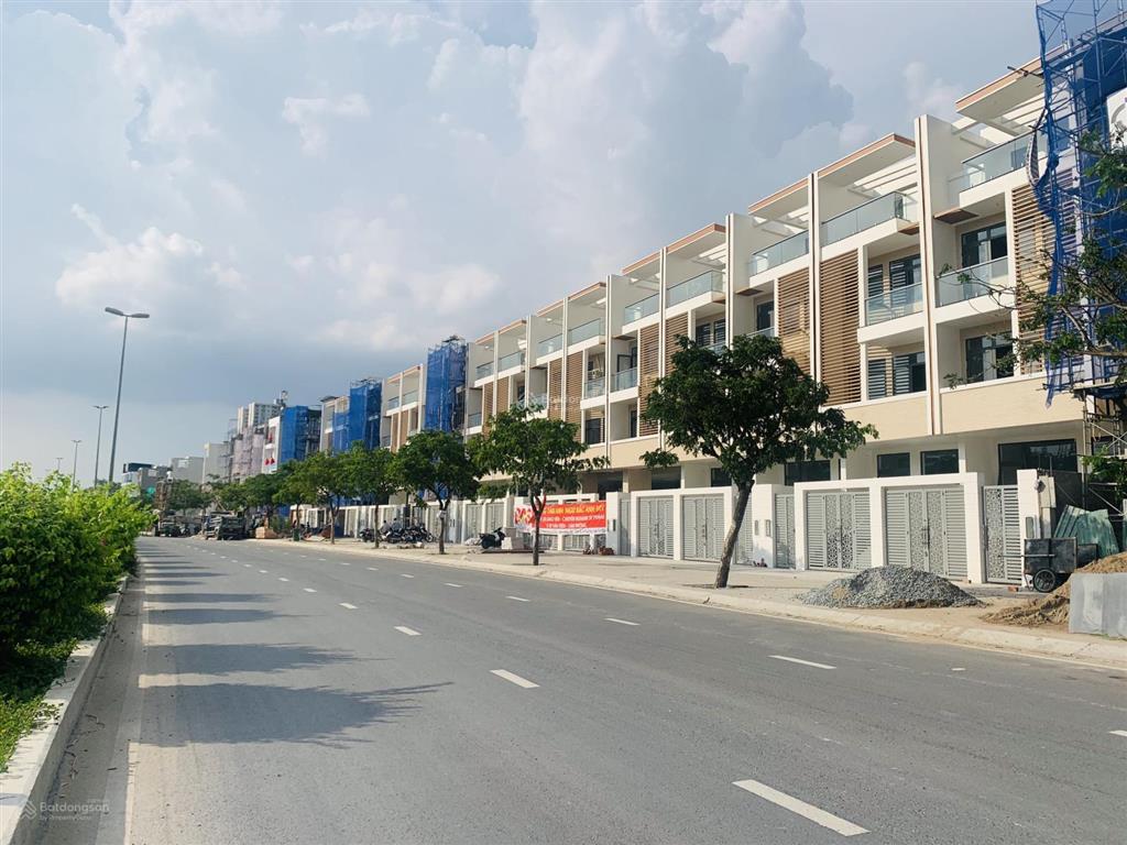 Chính chủ cần bán lô đất mặt tiền đường phạm hùng kdc đại phúc vị trí đẹp 5x20 giá 125tr/m(tl)