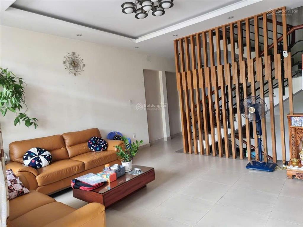 Chính chủ cần bán nhà đẹp kdc đại phúc. nhà mới, đẹp, thoáng mát, sh giá 9,2 tỷ  0937 777 ***