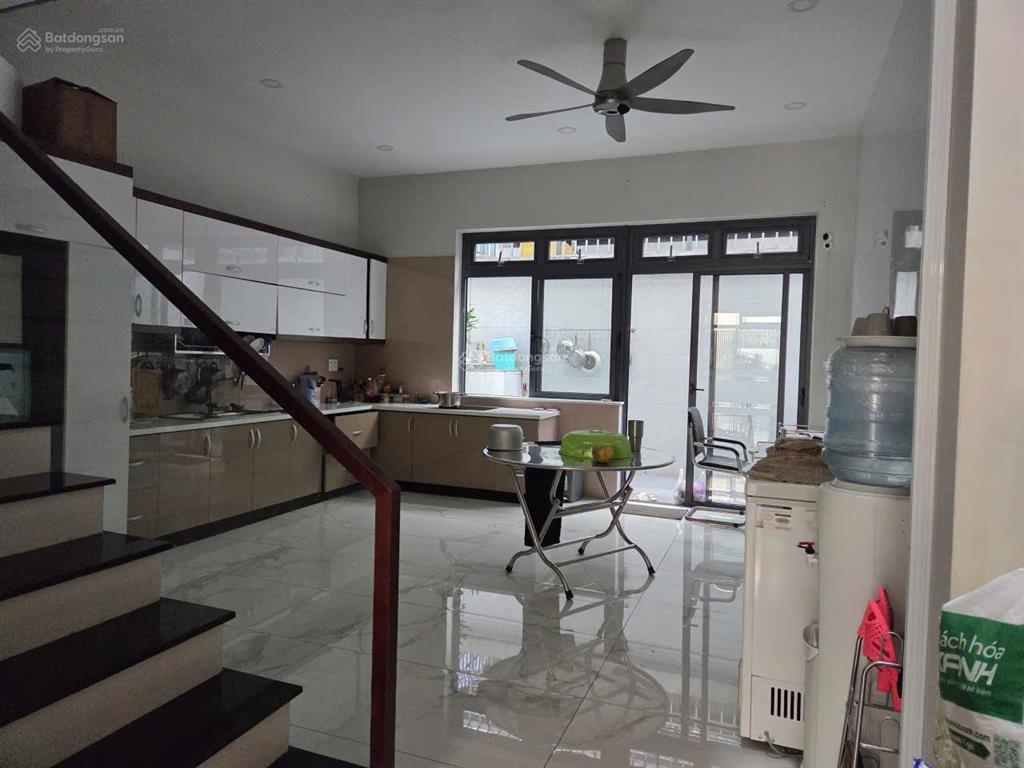 Chính chủ cần cho thuê nhà kdc him lam 6a, nhà mới đẹp, có thang máy giá 28tr/th  0931 017 ***