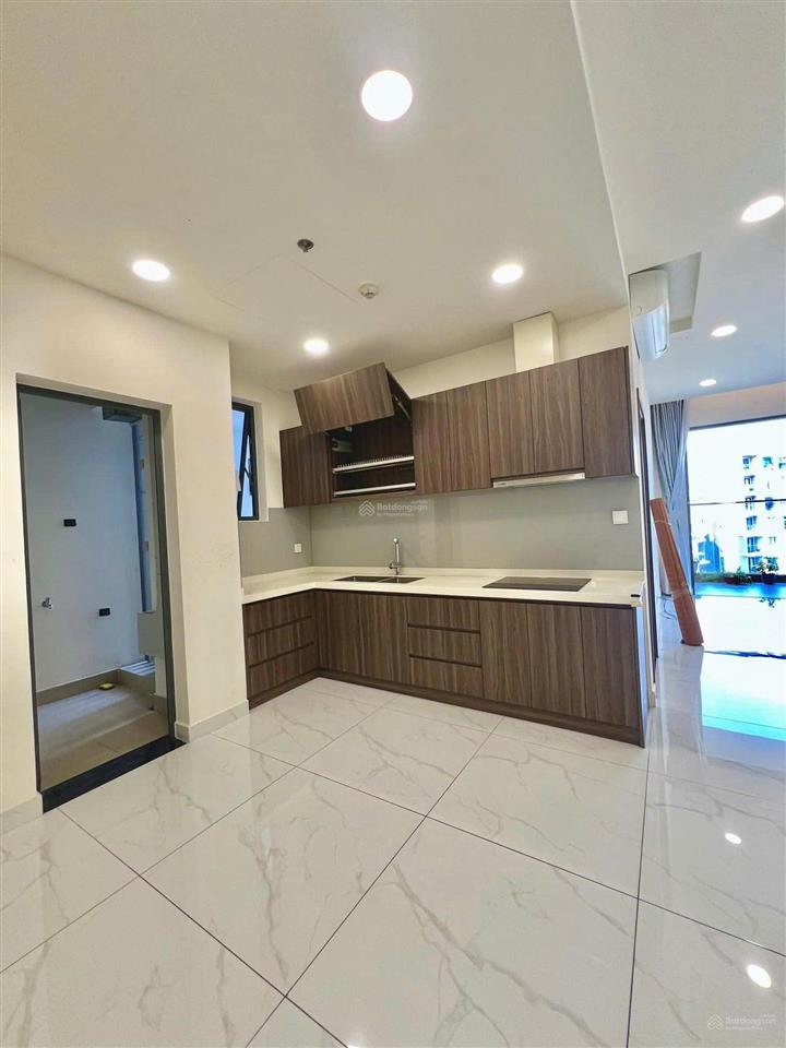 Cho thuê căn diamond centery celadon city tân phú 3pn, 2wc nhà nội thất cơ bản giá 19 triệu/tháng.