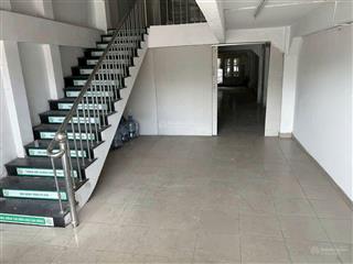 Kho vlxd showroom trung chuyển hàng hóa ngay vòng xoay kdv trệt 2 lầu bán hầm hơn 300m2 sàn