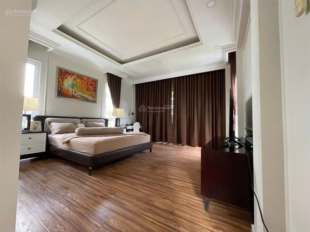 Cho thuê villa vị trí góc mảng xanh lớn 4pn 4wc full nt ở ngay hàng xóm văn minh, an ninh 24/7