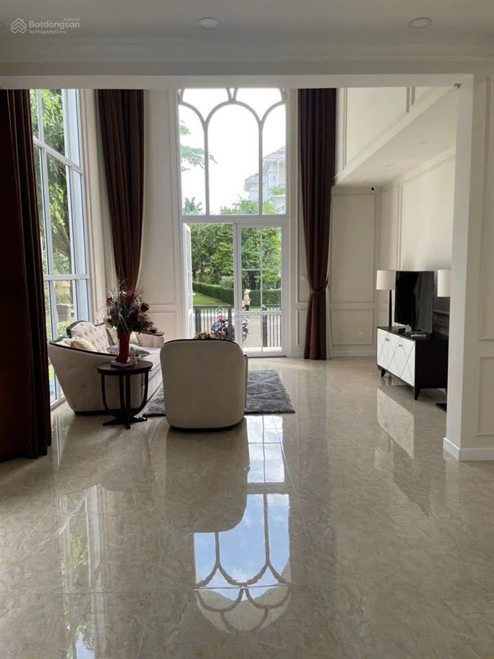 Cho thuê villa vị trí góc mảng xanh lớn 4pn 4wc full nt ở ngay hàng xóm văn minh, an ninh 24/7