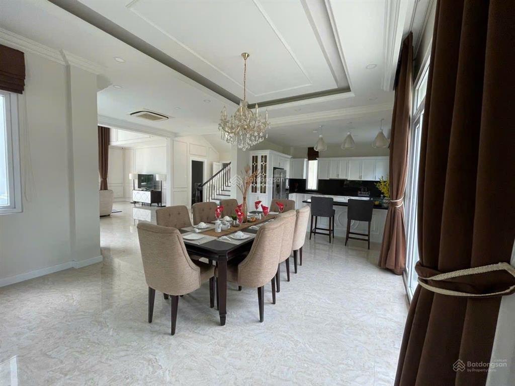 Cho thuê villa vị trí góc mảng xanh lớn 4pn 4wc full nt ở ngay hàng xóm văn minh, an ninh 24/7