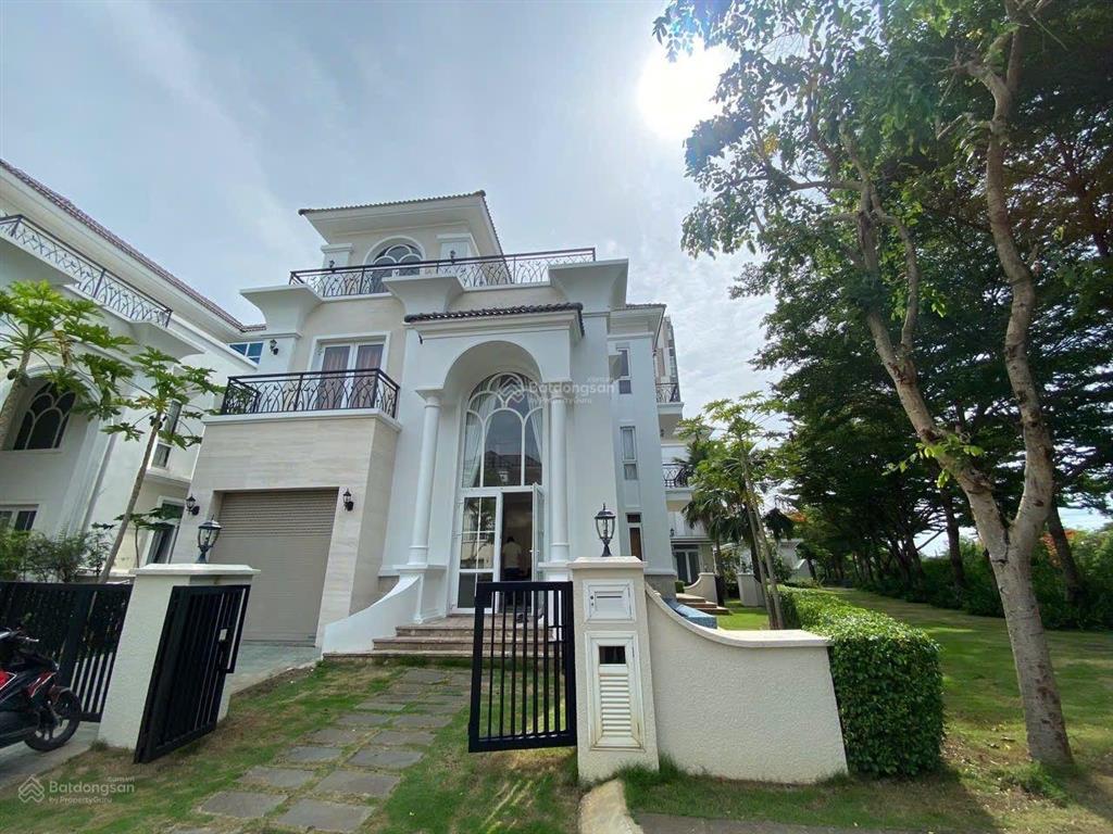 Cho thuê villa vị trí góc mảng xanh lớn 4pn 4wc full nt ở ngay hàng xóm văn minh, an ninh 24/7