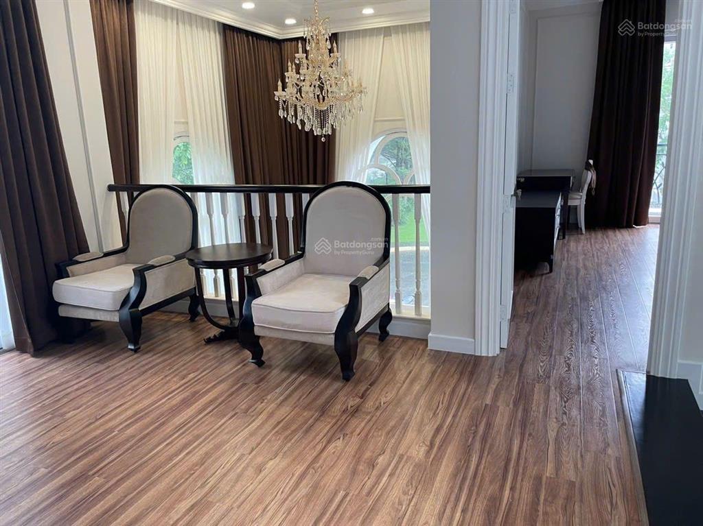 Cho thuê villa vị trí góc mảng xanh lớn 4pn 4wc full nt ở ngay hàng xóm văn minh, an ninh 24/7