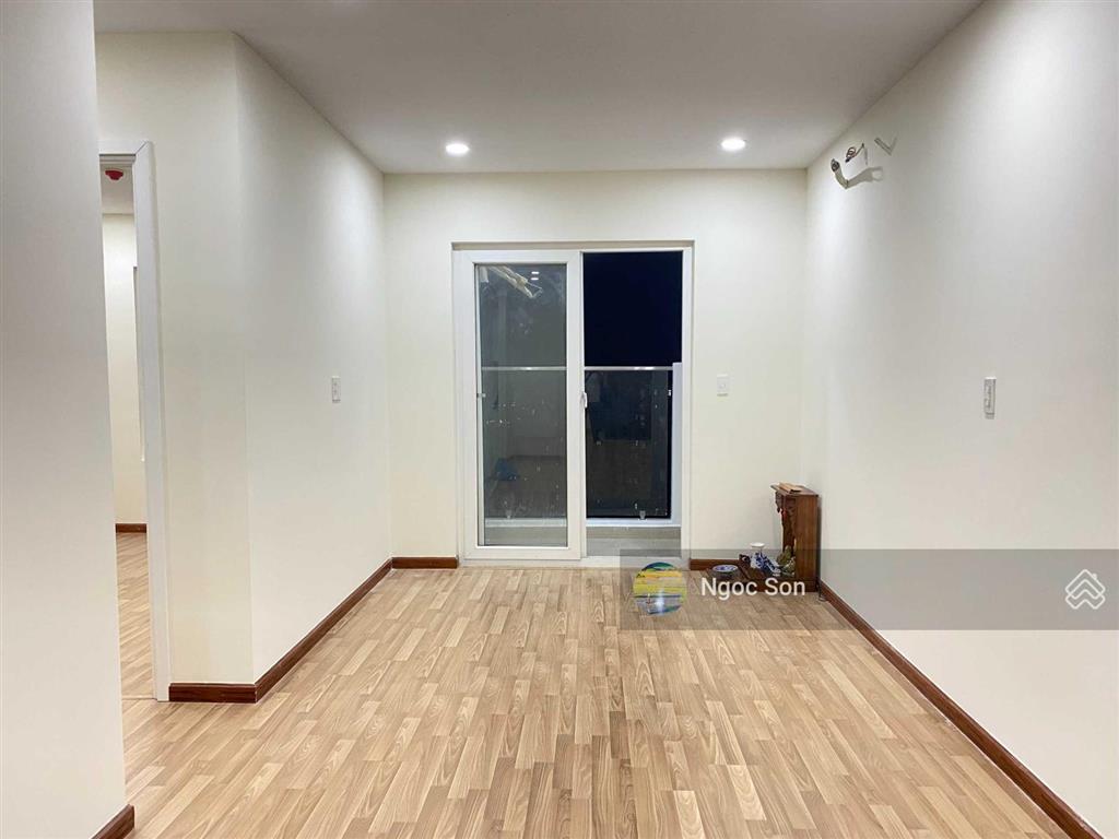 Cho thuê diamond riverside nhà cơ bản kèm 2 máy lạnh 8,5tr ở ngay.  0941 733 ***